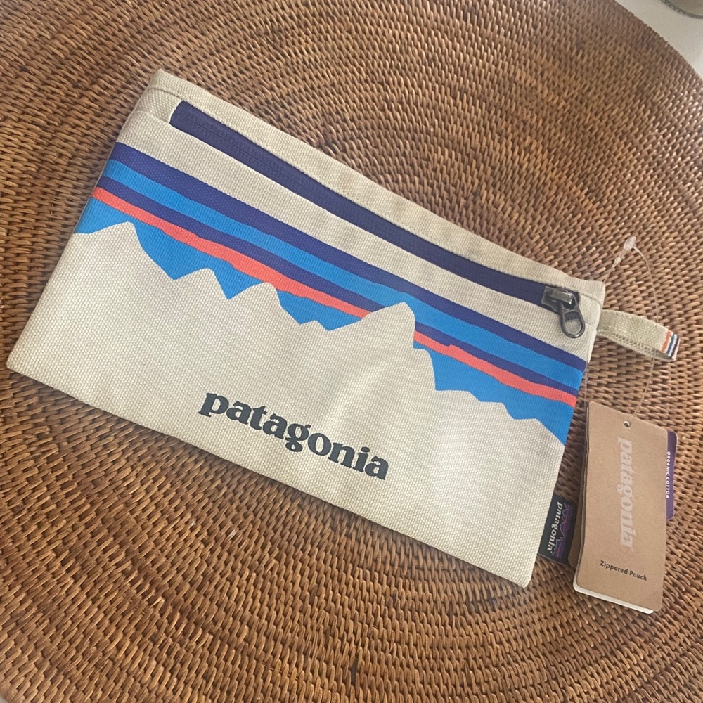NWT Patagonia Organic Cotton Cream Zip Pouch with Mountain Stripe